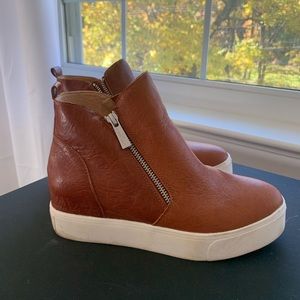 JSlides Wedge Booties